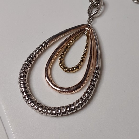 Very Long 39 Inch Chain With Tear Drop Shaped Pendant - Picture 8 of 9
